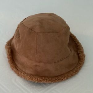 Virginia Wolf Sherpa & Faux Suede Bucket Hat